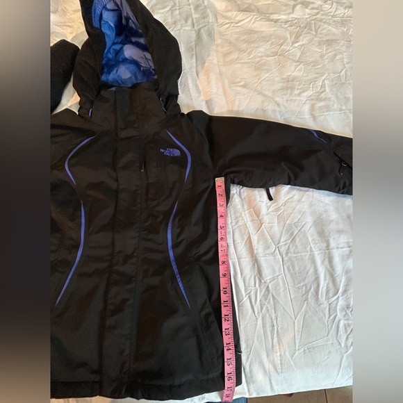 The North Face Winter Two-in-One Jacket, Size M - Picture 12 of 16